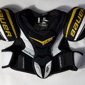 Small Junior Bauer Supreme 150 Shoulder Pads