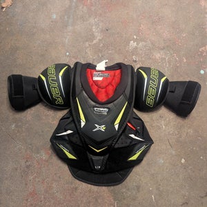 Small Senior Bauer Vapor X-W Shoulder Pads (Used)