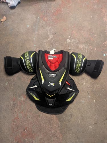 Small Senior Bauer Vapor X-W Shoulder Pads (Used)