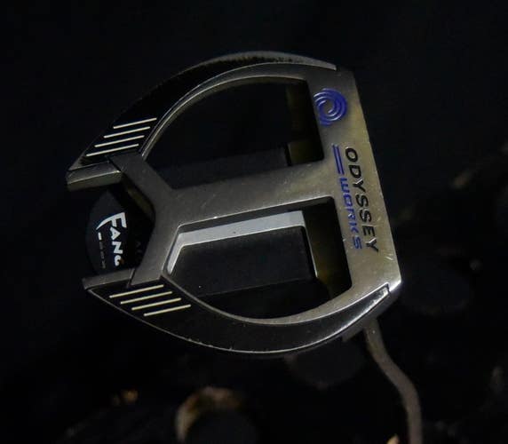 ODYSSEY WORKD BIG T MARXMAN FANG PUTTER SHAFT 35.5 IN, RIGHT HANDED, NEW GRIP