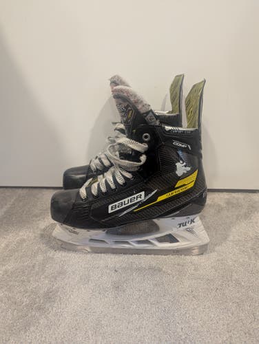 2022 Bauer Supreme Comp Hockey Skates Regular Width 7.5 (Used)