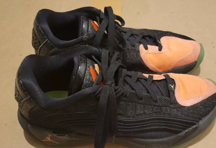 Luka Doncic 4 Men's Size M 9.0 (W 10.0) (Used)