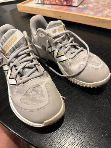 Gray Men's Size M 8.5 (W 9.5) Adult New Balance 3000v7 Low Top Turf Cleats (Used)