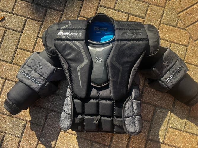 Medium 2025 Bauer Elite Goalie Chest Protector (Used)