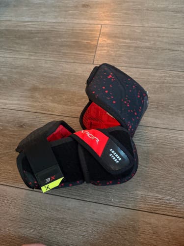 Senior Medium Bauer Vapor 3X Elbow Pad RIGHT ONLY (New)
