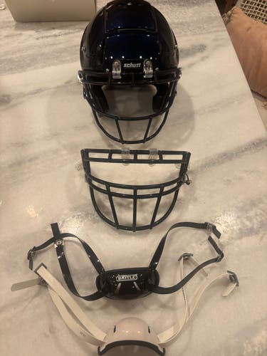 Adult Large Schutt F7 2.0 Helmet (Used)