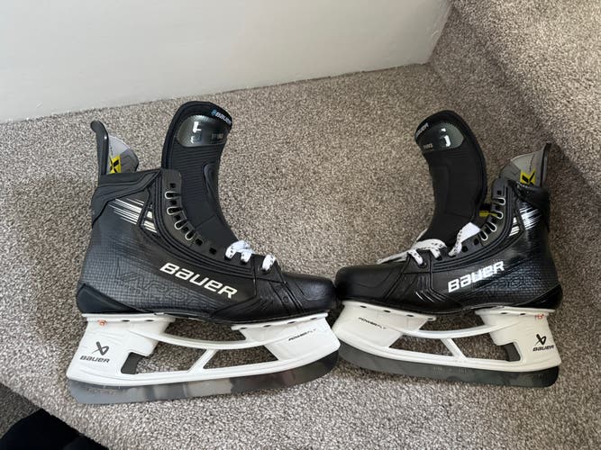 Black/Gray 2023 Bauer Vapor Hyperlite 2 Hockey Skates Regular Width Pro Stock 8.5 (New)