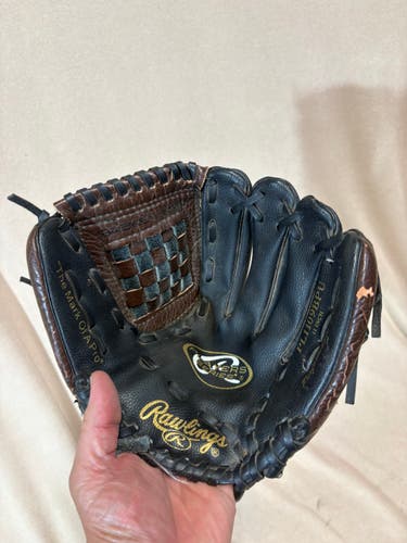 RH Rawlings Player Series Baseball Glove 11" (Used)