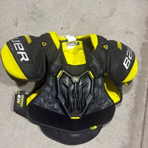 Small Junior Bauer Supreme M3 Shoulder Pads (Used)