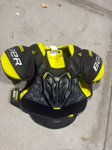 Small Junior Bauer Supreme M3 Shoulder Pads (Used)