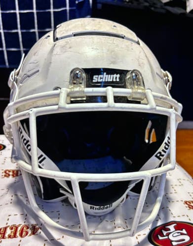 Blue Youth Large Schutt F7 Helmet (Used)
