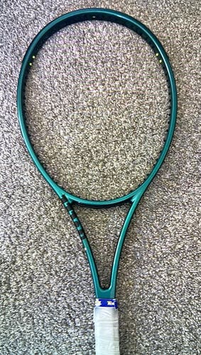 Adult Wilson Pro Staff Tennis Racquet (Used)
