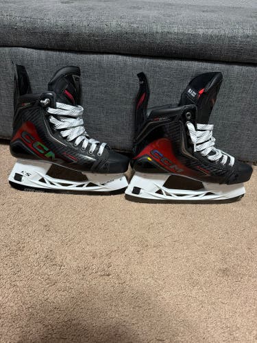 Black 2025 CCM JetSpeed FT8 Pro Hockey Skates Regular Width 8.5 (New)
