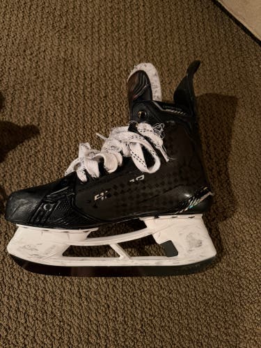 Black Bauer Supreme Shadow Hockey Skates 7.5 Fit 2(Used)