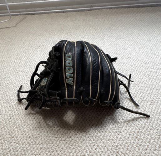 2024 Wilson RH Infield A1000 Baseball Glove 11.5" (Used)