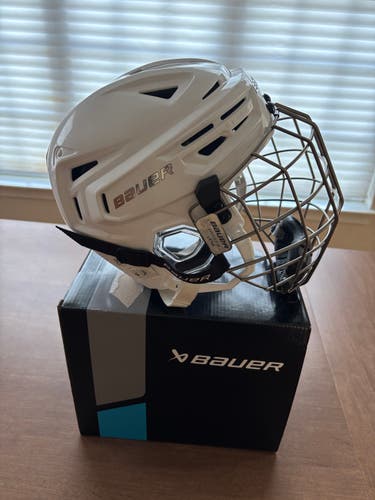 Small Bauer Re-Akt 155 Helmet (Used)