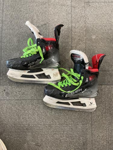 Used Bauer VAPOR X5 PRO Junior Hockey Skate Junior 03 11614-S000242061