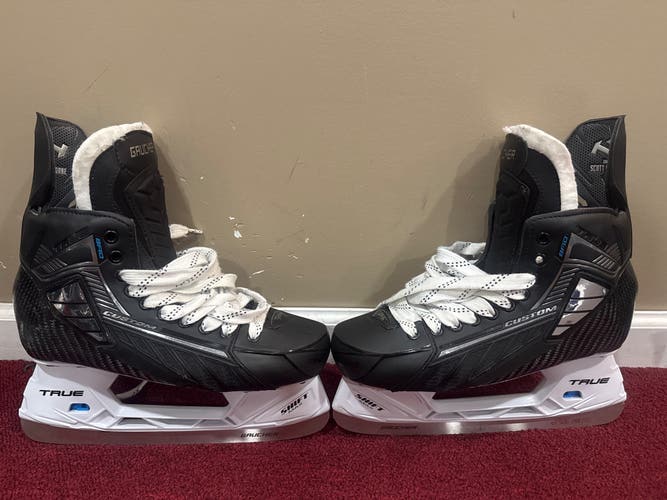 True Pro Custom Hockey Skates Regular Width Pro Stock 10 (New) Item#TR10R