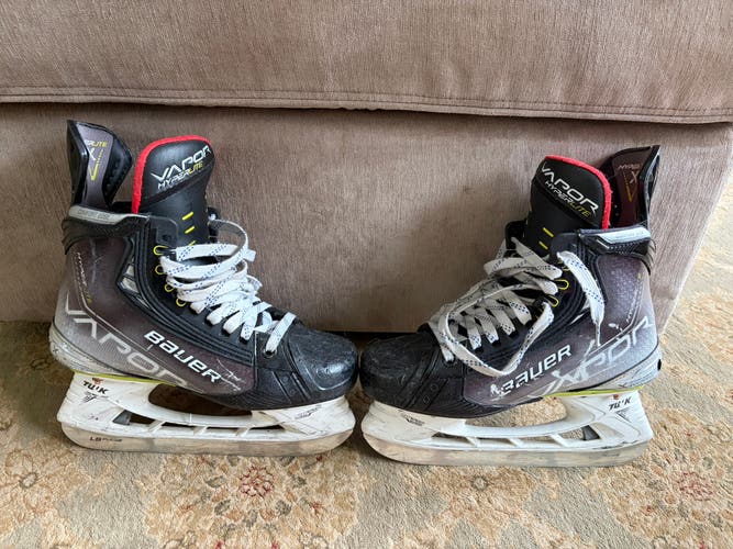 2021 Bauer Vapor Hyperlite Hockey Skates Size 4 (Used)