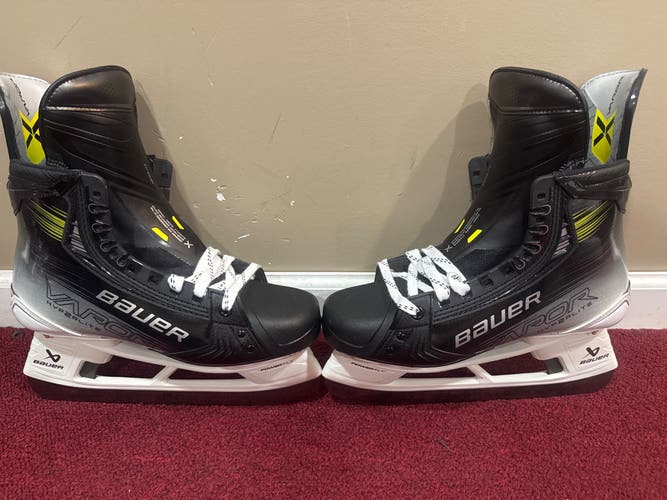 Bauer Vapor Hyperlite 2 Hockey Skates Regular Width Pro Stock 9 (New) Item#CH9H2