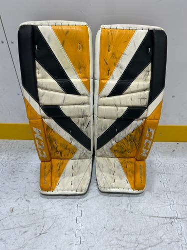 CCM Extreme Flex E5.9 Goalie Leg Pads | 32+1" Intermediate