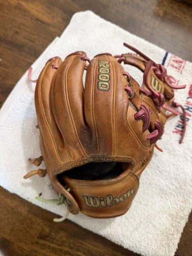 Wilson DP15 A2000 RH Infield Baseball Glove 11.5" (Used)