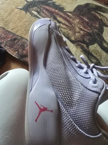 Men's Luca Basketball shoes 7 big kids size (read description)