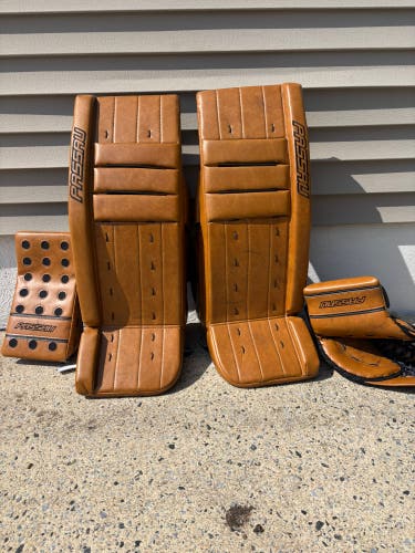 32" plus 2” 2025 Passau Regular Goalie Full Set Pro Stock (Used)