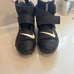 Men's 6.5Y (Big Kids / Youth) Nike Cleats Molded Cleats (Used)