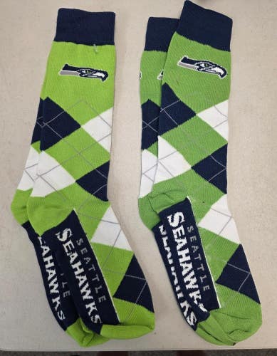 ST20 Mens NFL SEATTLE SEAHAWKS Lot of 2 Crew Socks LARGE 8-13 NEW