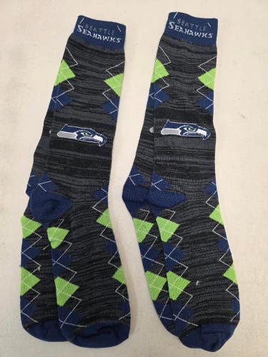 ST35 Mens NFL SEATTLE SEAHAWKS Lot of 2 Crew Socks LARGE 8-13 NEW