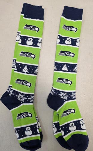 ST25 Mens NFL SEATTLE SEAHAWKS Lot of 2 Crew Socks MEDIUM 5-10 NEW