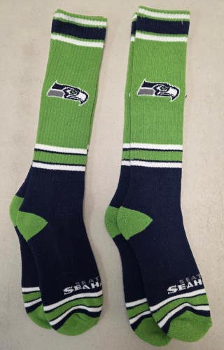 ST34 Mens NFL SEATTLE SEAHAWKS Lot of 2 Crew Socks MEDIUM 5-10 NEW