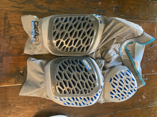 Medium Adult (Used)