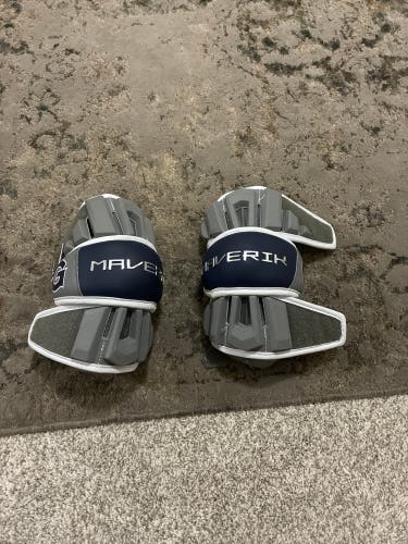 Georgetown Large Adult Maverik Max Arm Pads (Game Used)