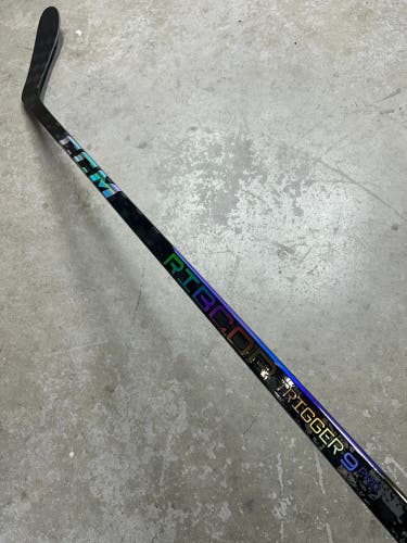 95 Flex P28 Senior CCM RibCor Trigger 9 Pro Right Hand Hockey Stick Pro Stock (New)
