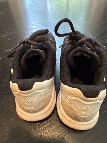 Kid's 3Y (Big Kids / Youth) Nike Shoes (Used)