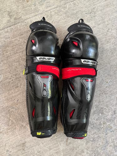 Intermediate Bauer Vapor 3X 13" Shin Pads (Used)