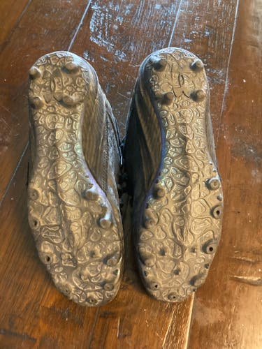 Unisex Size M 9.5 (W 10.5) Under Armour Low Top Blur Smoke 2.0 Molded Cleats (Used)
