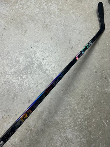 95 Flex P28 Senior CCM RibCor Trigger 9 Pro Left Hand Hockey Stick Pro Stock (New)