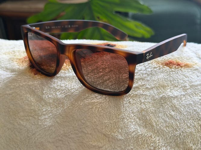 Ray-Ban Justin polarized 54mm Sunglasses unisex