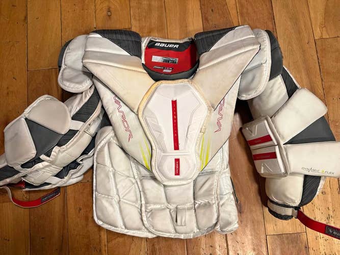 Bauer Vapor Hyperlite 2 Goalie Chest Protector (Senior Small)