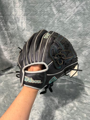 Black Wilson A500 RH Pitcher's Baseball Glove 12" (Used)