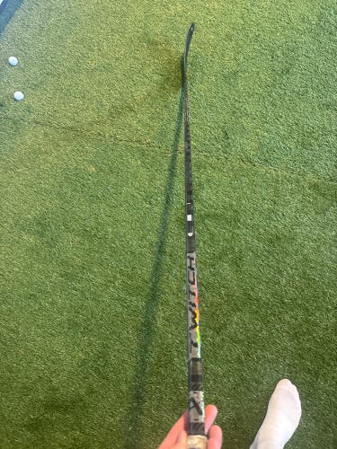 Senior Bauer Twitch Left Hand Hockey Stick P28 65 Flex (Used)