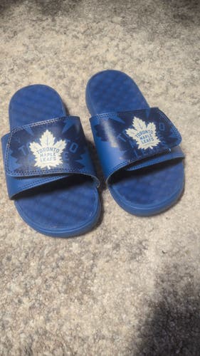 Blue Unisex 3Y (Big Kids / Youth) Youth Sandals (Used)