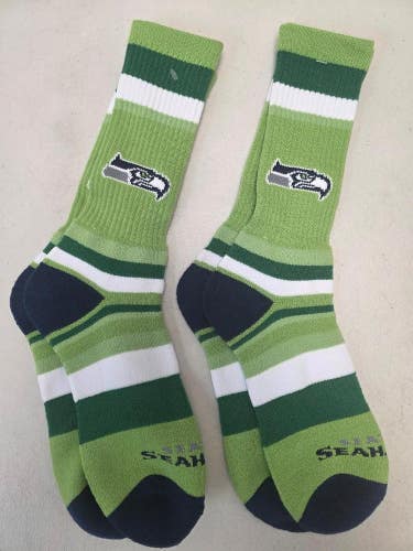 ST39 Mens NFL SEATTLE SEAHAWKS Lot of 2 Crew Socks LARGE 8-13 NEW