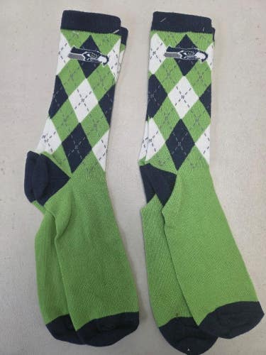 ST42 Mens NFL SEATTLE SEAHAWKS Lot of 2 Crew Socks LARGE 8-13 NEW