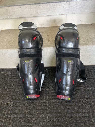 Senior Bauer Vapor Hyperlite 14" Shin Pads (Used)