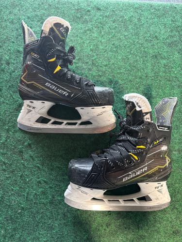 Junior Bauer Supreme M40 Hockey Skates (Regular) Size 2 (Used)