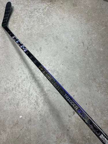 80 Flex P28 Senior CCM RibCor Trigger 9 Pro Right Hand Hockey Stick Pro Stock (New)